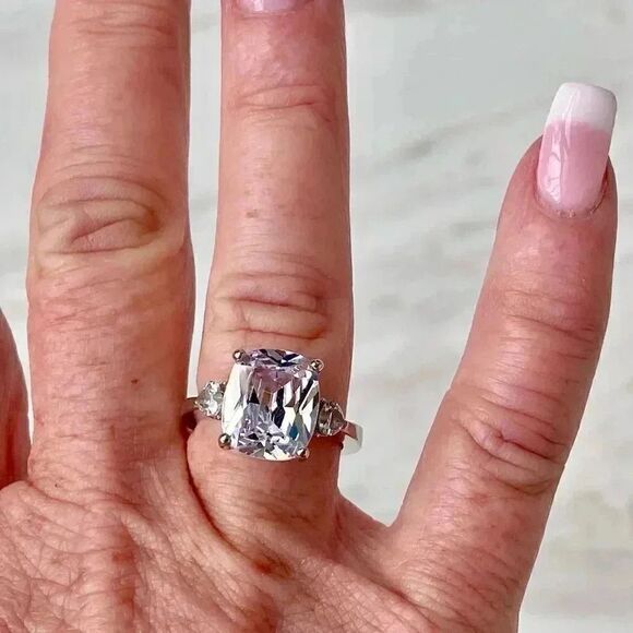 Amazing Woman’s White Sapphire Engagement Ring - Picture 5 of 6